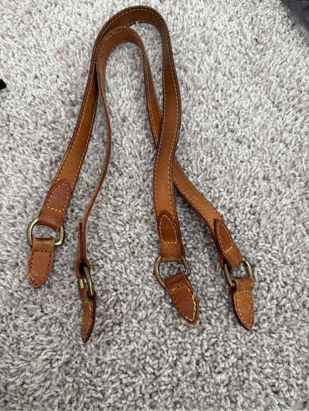 Louis Vuitton Batignolles handles
H33
